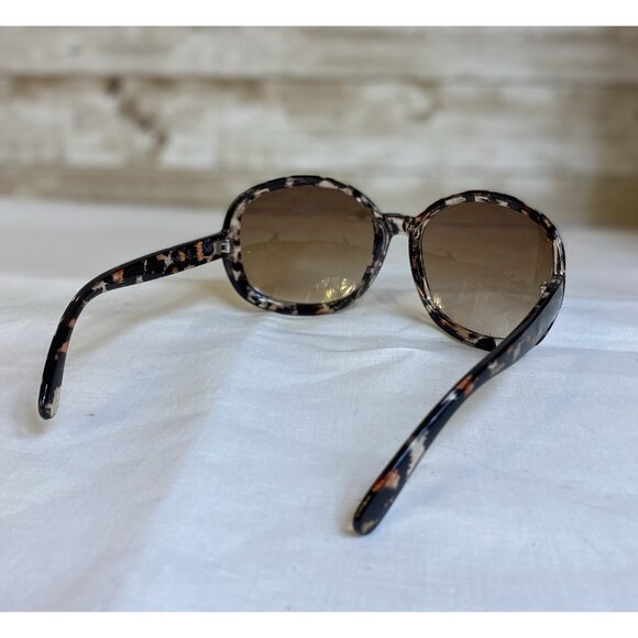 Vintage Oversized Fashion Sunglasses in Faux Tortoiseshell - Picture 5 of 15
